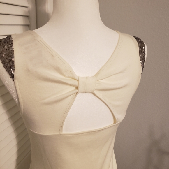 Tank Top w/ Sequins - Picture 4 of 4